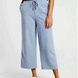 Athleta Farallon Heathered Light Blue
Wide Crop Pants